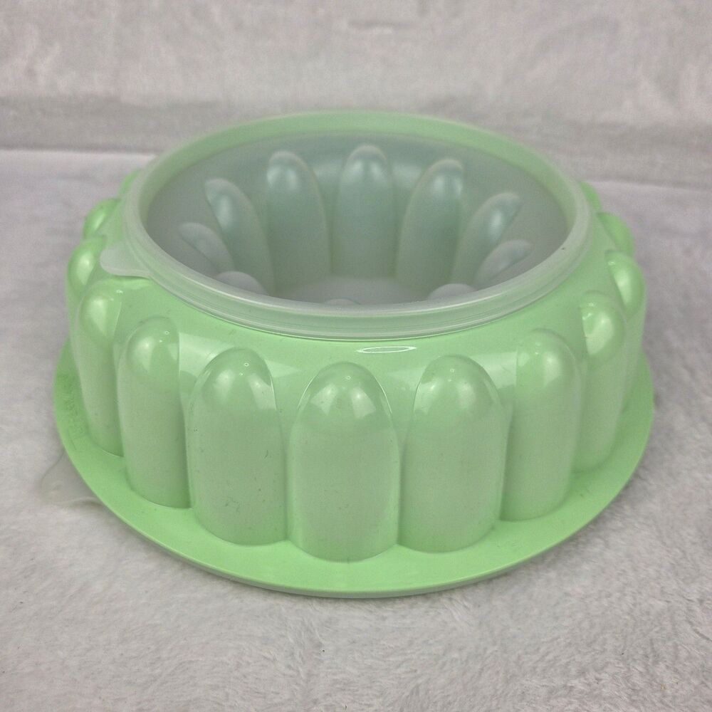 3 Piece Vintage Tupperware Jello Mold Mint‎ Green Clear Lid Holiday Storage